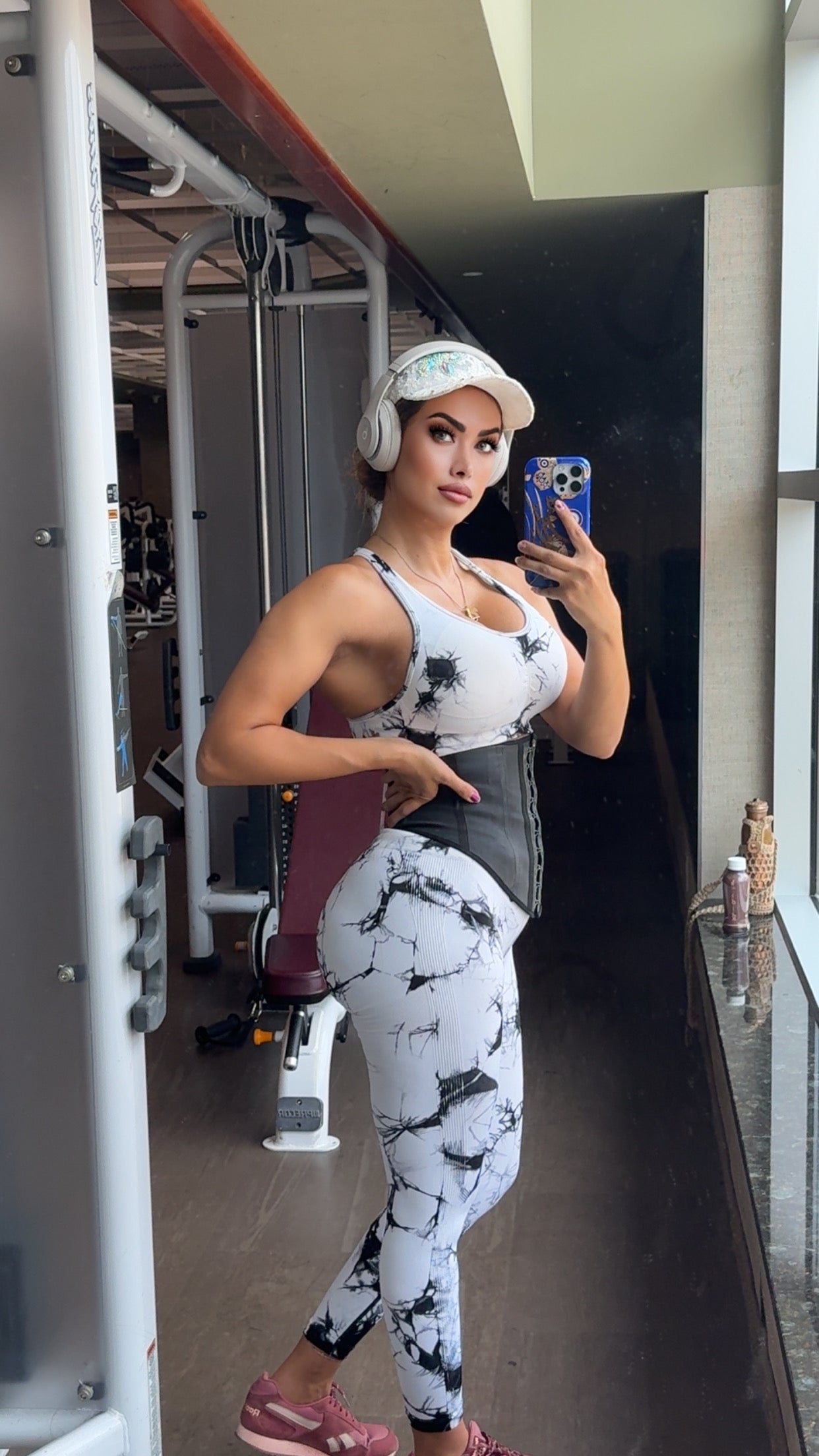 White&black set